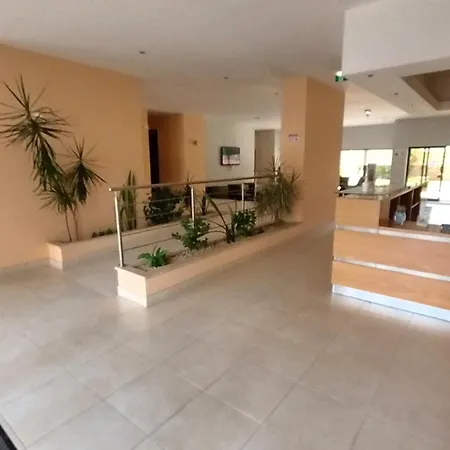 Rocha Tower 16a Διαμέρισμα *